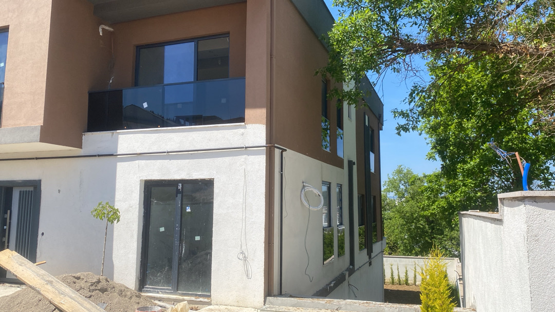 alüminyum korkuluk cam balkon